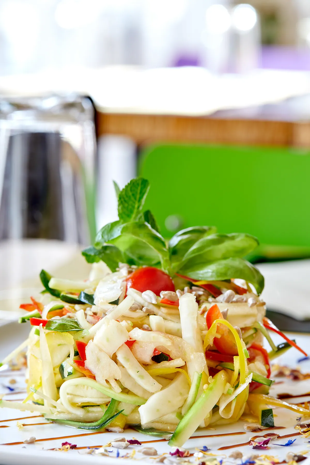 Insalata di verdure con pomodorino